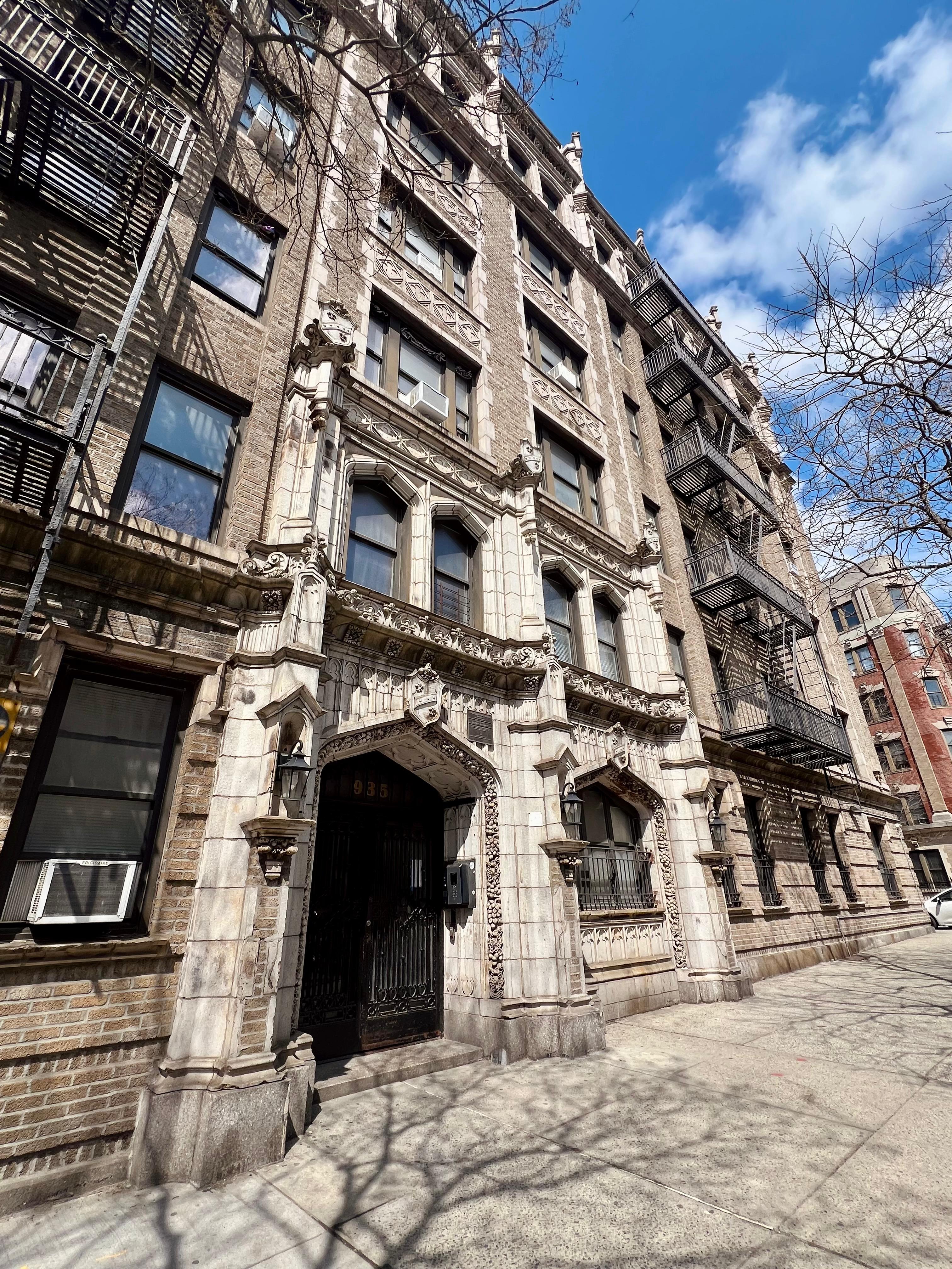 935 St. Nicholas Avenue is best known as a former residence of Duke Ellington, one of the most influential composers and bandleaders of the Swing Era. Located in Harlem, the building connects to the vibrant cultural landscape that produced the music, dance, and artistic innovation associated with jazz, Lindy Hop, and the Harlem Renaissance.